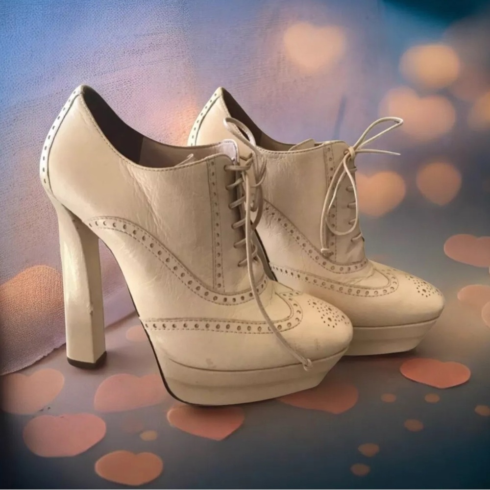 Bottega Veneta Cream Heels with High Thick Platform and Lace-Up Design